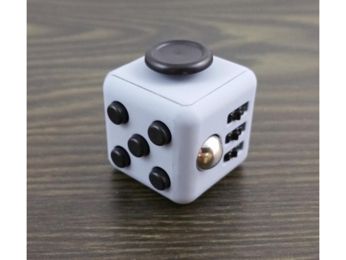 ds29803405_fidget_cube_antistresova_kostka_cerna_6