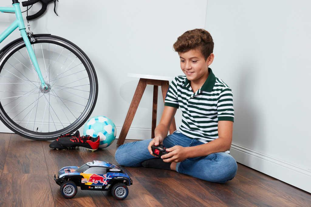 ds33935557_rc_auto_mini_jcw_buggy_red_bull_na_vysilacku_2_4ghz_na_baterie_1_16_2