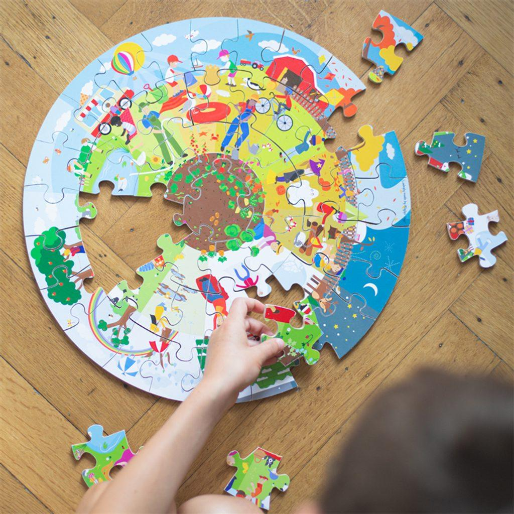 Bigjigs Toys Kulaté podlahové puzzle Čtyří roční období 50 dílků