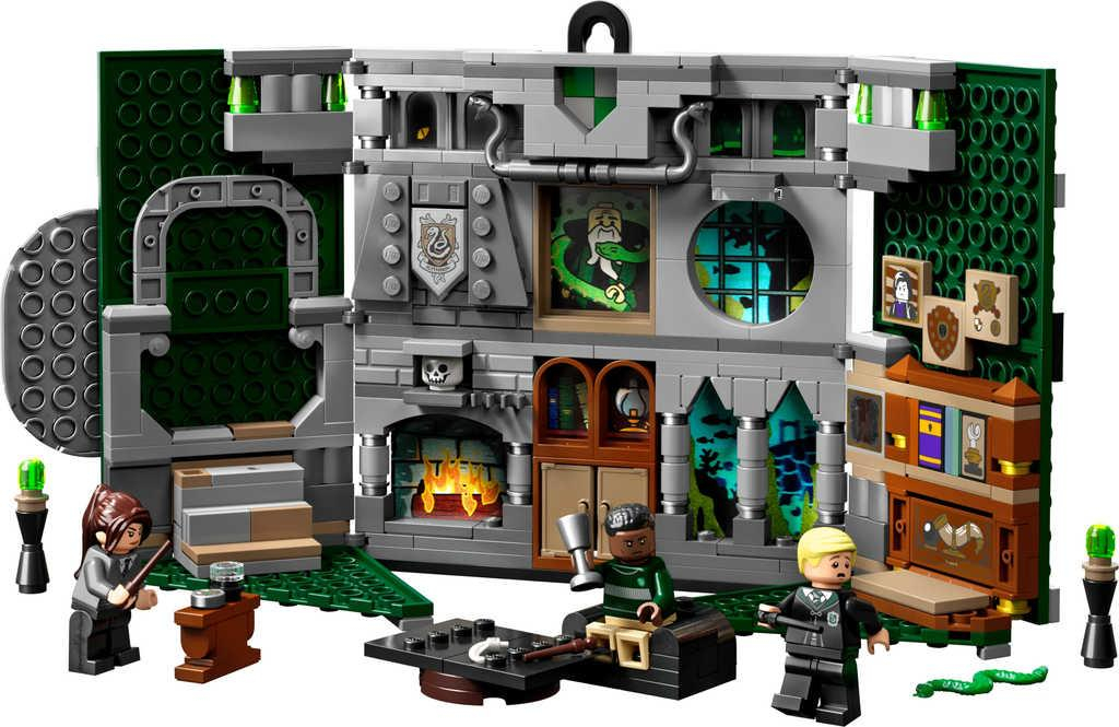 ds78960201_lego_harry_potter_zastava_zmijozelu_76410_stavebnice_5